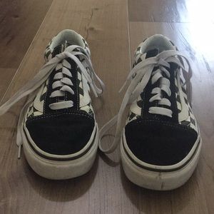 Women’s checkered Vans